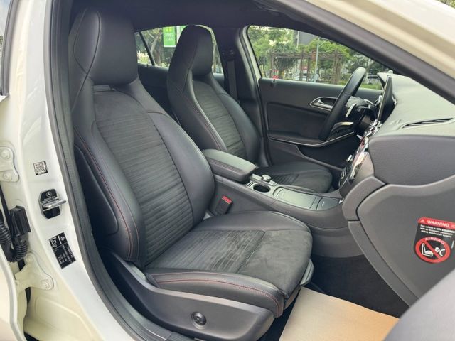 Mercedes-Benz/賓士   GLA-CLASS  GLA180  第7張相片