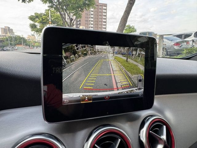 Mercedes-Benz/賓士   GLA-CLASS  GLA180  第11張相片