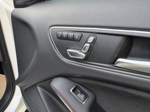 Mercedes-Benz/賓士   GLA-CLASS  GLA180  第15張相片