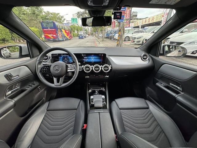 Mercedes-Benz/賓士   B-CLASS  B180  第3張相片