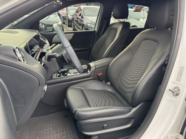 Mercedes-Benz/賓士   B-CLASS  B180  第5張相片