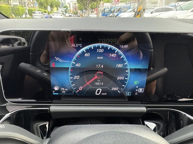Mercedes-Benz/賓士   B-CLASS  B180  第10張相片