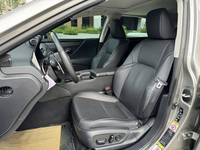 Lexus  ES  第7張相片