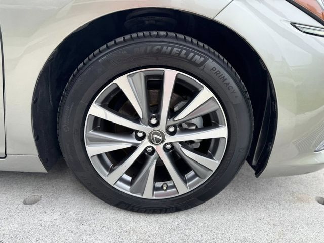 Lexus  ES  第20張相片