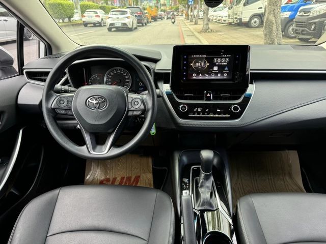 Toyota  Altis 金鑽店~自用車證只跑5萬公里，ACC跟車+車道偏移，AEB自動煞停，恆溫  第3張相片