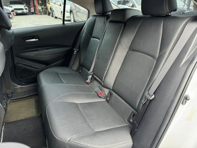 Toyota  Altis 金鑽店~自用車證只跑5萬公里，ACC跟車+車道偏移，AEB自動煞停，恆溫  第6張相片
