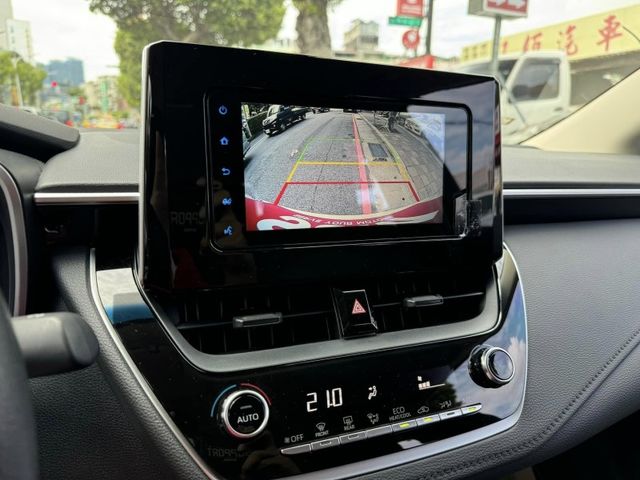 Toyota  Altis 金鑽店~自用車證只跑5萬公里，ACC跟車+車道偏移，AEB自動煞停，恆溫  第11張相片