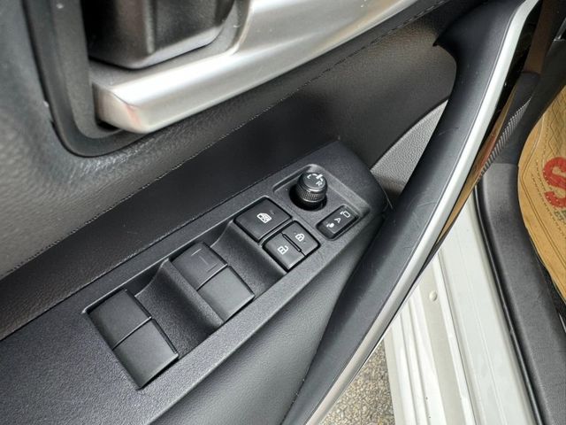Toyota  Altis 金鑽店~自用車證只跑5萬公里，ACC跟車+車道偏移，AEB自動煞停，恆溫  第13張相片