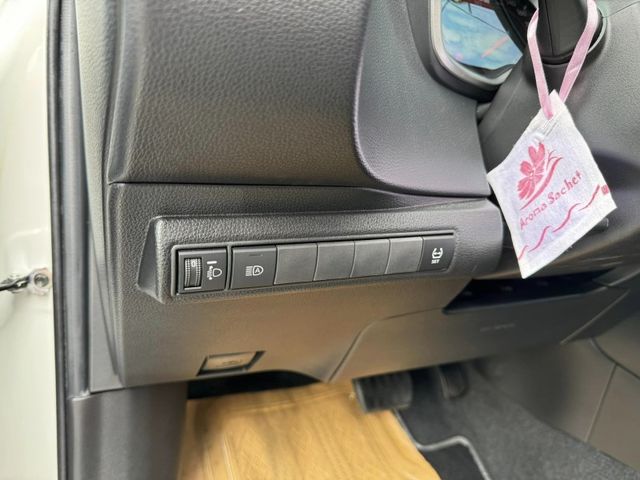 Toyota  Altis 金鑽店~自用車證只跑5萬公里，ACC跟車+車道偏移，AEB自動煞停，恆溫  第14張相片