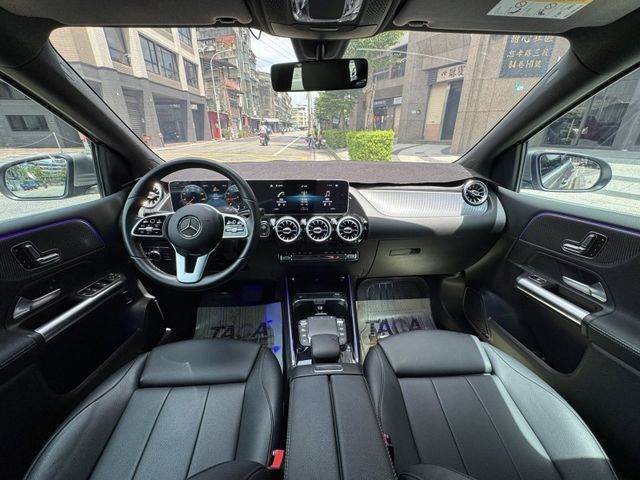 Mercedes-Benz/賓士   B-CLASS  B200 金鑽店~賓士總代理 B200 銀灰色 1.3 渦輪增壓 163匹馬力 前輪驅動 雙離合器7速自  第3張相片