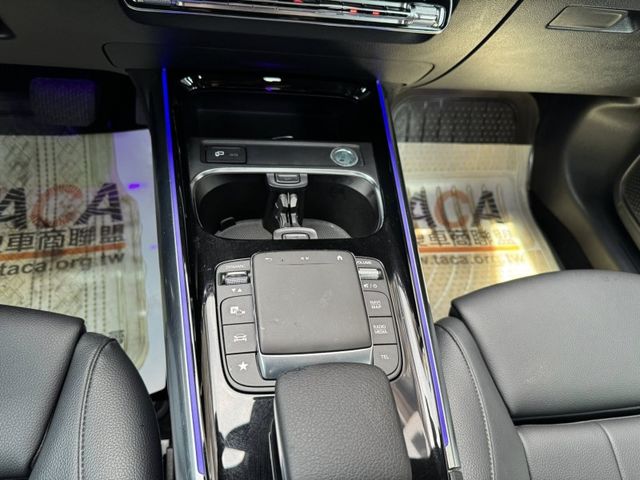 Mercedes-Benz/賓士   B-CLASS  B200 金鑽店~賓士總代理 B200 銀灰色 1.3 渦輪增壓 163匹馬力 前輪驅動 雙離合器7速自  第12張相片