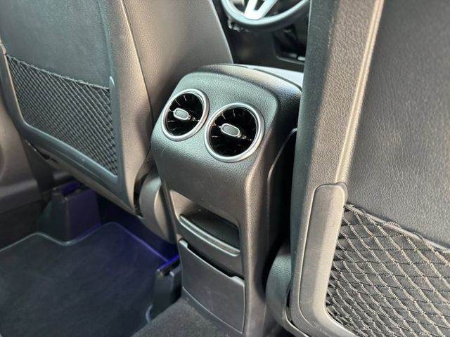 Mercedes-Benz/賓士   B-CLASS  B200 金鑽店~賓士總代理 B200 銀灰色 1.3 渦輪增壓 163匹馬力 前輪驅動 雙離合器7速自  第16張相片