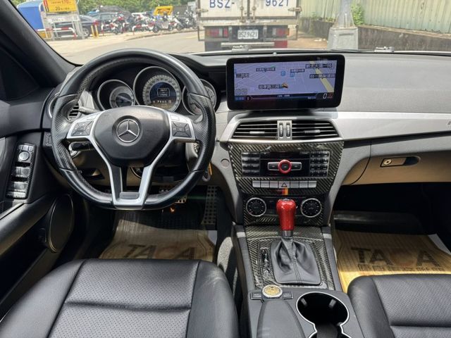 Mercedes-Benz/賓士   C-CLASS  C250 金鑽店~  C250 AMG版 1.8 直列4缸 渦輪增壓 204匹 7速手自排 天窗 定速 電動座椅 9安 安卓機 無線Apple CarPl  第3張相片