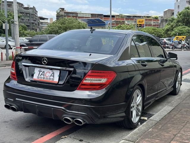 Mercedes-Benz/賓士   C-CLASS  C250 金鑽店~  C250 AMG版 1.8 直列4缸 渦輪增壓 204匹 7速手自排 天窗 定速 電動座椅 9安 安卓機 無線Apple CarPl  第24張相片