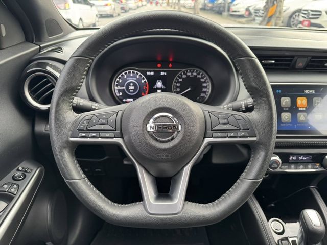 Nissan  Kicks 金鑽店~超時尚 大小空間剛剛好的小休旅 家庭用車來囉！2022年式 Kicks 1.5 智行旗艦版 里程保證只跑9千多公  第9張相片
