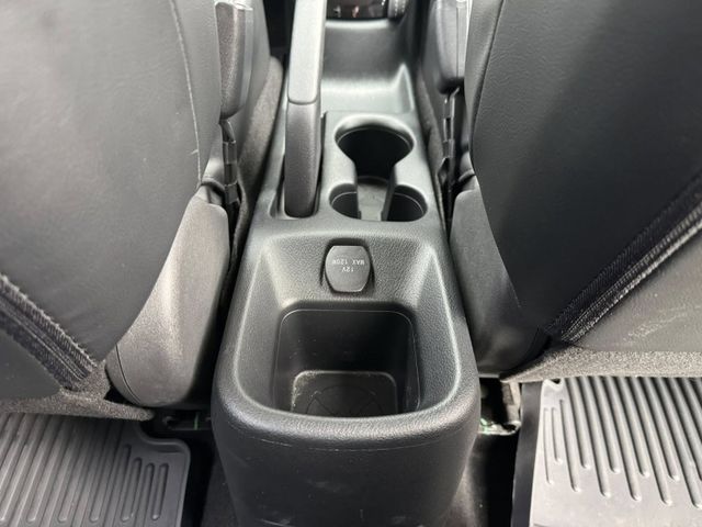 Nissan  Kicks 金鑽店~超時尚 大小空間剛剛好的小休旅 家庭用車來囉！2022年式 Kicks 1.5 智行旗艦版 里程保證只跑9千多公  第14張相片