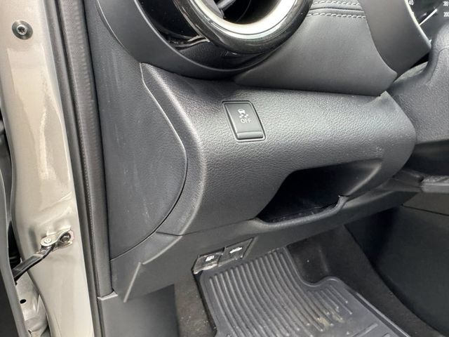 Nissan  Kicks 金鑽店~超時尚 大小空間剛剛好的小休旅 家庭用車來囉！2022年式 Kicks 1.5 智行旗艦版 里程保證只跑9千多公  第15張相片