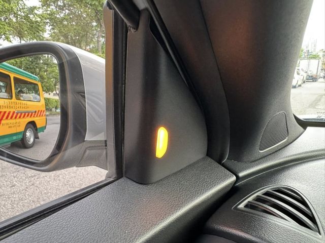 Nissan  Kicks 金鑽店~超時尚 大小空間剛剛好的小休旅 家庭用車來囉！2022年式 Kicks 1.5 智行旗艦版 里程保證只跑9千多公  第17張相片