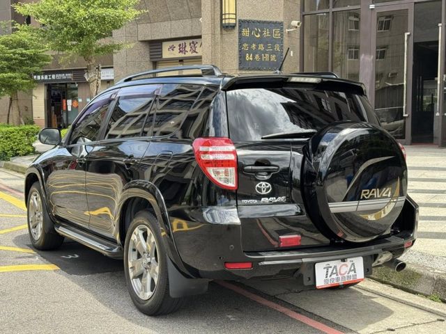 Toyota  RAV4 金鑽店~RAV4 黑色 2.4G尊貴版 里程保證 車況優值 非常好開 妥善率高 超優值代步神  第2張相片