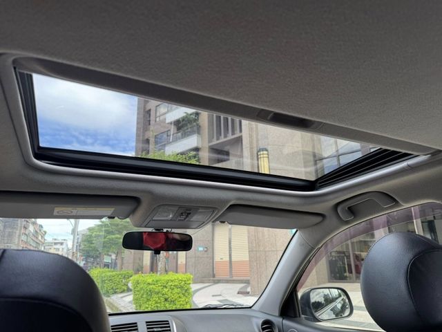 Toyota  RAV4 金鑽店~RAV4 黑色 2.4G尊貴版 里程保證 車況優值 非常好開 妥善率高 超優值代步神  第11張相片
