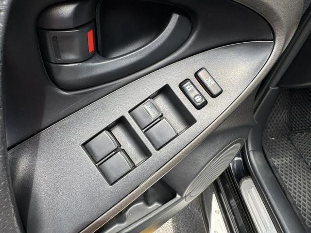 Toyota  RAV4 金鑽店~RAV4 黑色 2.4G尊貴版 里程保證 車況優值 非常好開 妥善率高 超優值代步神  第14張相片