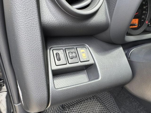 Toyota  RAV4 金鑽店~RAV4 黑色 2.4G尊貴版 里程保證 車況優值 非常好開 妥善率高 超優值代步神  第15張相片