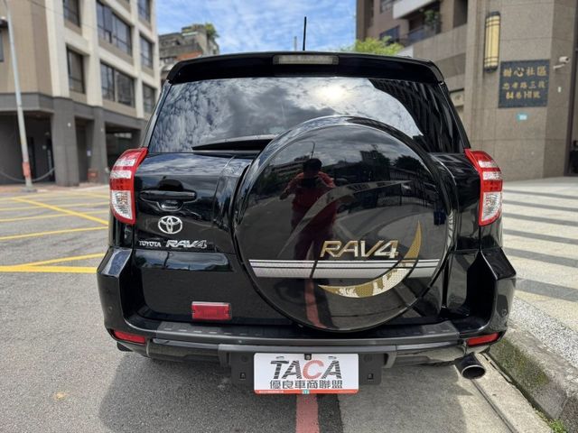 Toyota  RAV4 金鑽店~RAV4 黑色 2.4G尊貴版 里程保證 車況優值 非常好開 妥善率高 超優值代步神  第20張相片