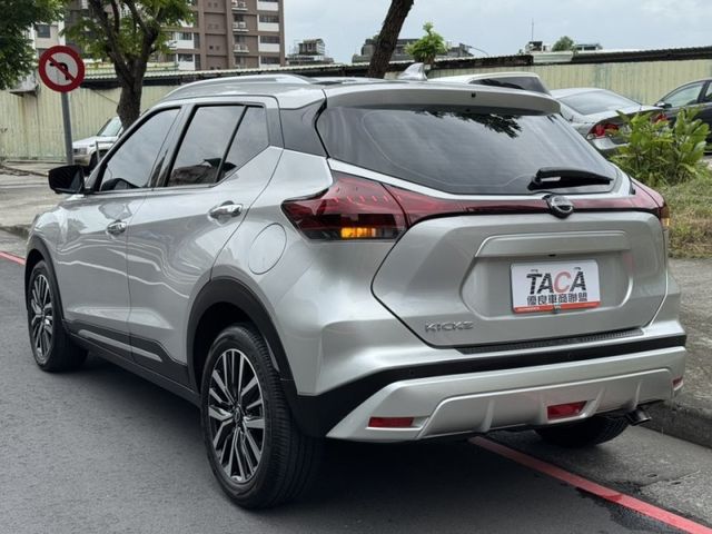 Nissan  Kicks 金鑽店~Kicks 大改款 旗艦版1.6 自然進氣 直列4缸 135匹馬力 加購平衡桿 下護板 底盤防鏽 原廠6年6大系統保固 里程保證只跑16000多公  第2張相片