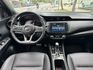 Nissan  Kicks 金鑽店~Kicks 大改款 旗艦版1.6 自然進氣 直列4缸 135匹馬力 加購平衡桿 下護板 底盤防鏽 原廠6年6大系統保固 里程保證只跑16000多公  第4張縮圖