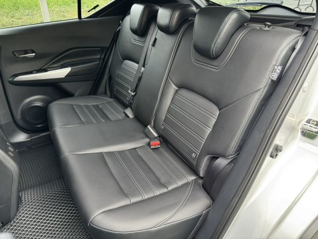 Nissan  Kicks 金鑽店~Kicks 大改款 旗艦版1.6 自然進氣 直列4缸 135匹馬力 加購平衡桿 下護板 底盤防鏽 原廠6年6大系統保固 里程保證只跑16000多公  第6張相片