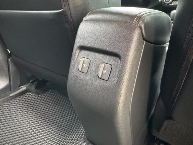 Nissan  Kicks 金鑽店~Kicks 大改款 旗艦版1.6 自然進氣 直列4缸 135匹馬力 加購平衡桿 下護板 底盤防鏽 原廠6年6大系統保固 里程保證只跑16000多公  第14張相片