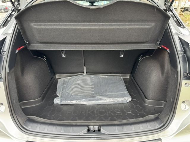 Nissan  Kicks 金鑽店~Kicks 大改款 旗艦版1.6 自然進氣 直列4缸 135匹馬力 加購平衡桿 下護板 底盤防鏽 原廠6年6大系統保固 里程保證只跑16000多公  第21張相片