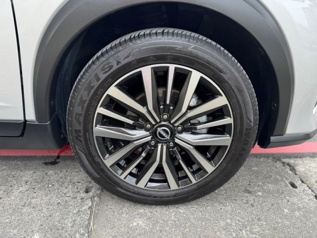 Nissan  Kicks 金鑽店~Kicks 大改款 旗艦版1.6 自然進氣 直列4缸 135匹馬力 加購平衡桿 下護板 底盤防鏽 原廠6年6大系統保固 里程保證只跑16000多公  第23張相片