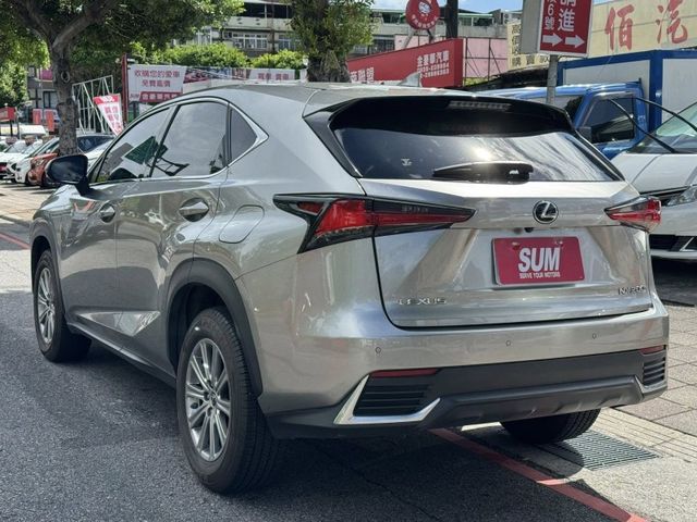 Lexus  NX 金鑽店~2020年式 LEXUS NX200 菁英 Plus版 自然進氣 150匹馬力 CVT8速手自排 只跑3萬多公里 車況超  第2張相片