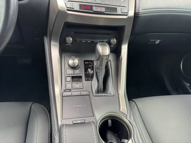 Lexus  NX 金鑽店~2020年式 LEXUS NX200 菁英 Plus版 自然進氣 150匹馬力 CVT8速手自排 只跑3萬多公里 車況超  第13張相片