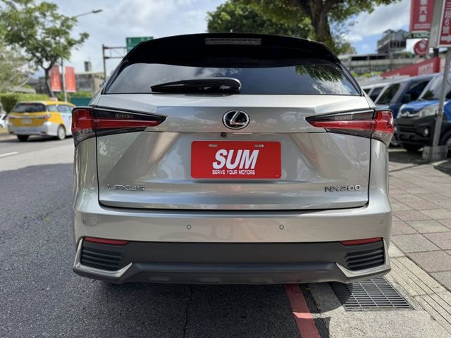 Lexus  NX 金鑽店~2020年式 LEXUS NX200 菁英 Plus版 自然進氣 150匹馬力 CVT8速手自排 只跑3萬多公里 車況超  第22張相片