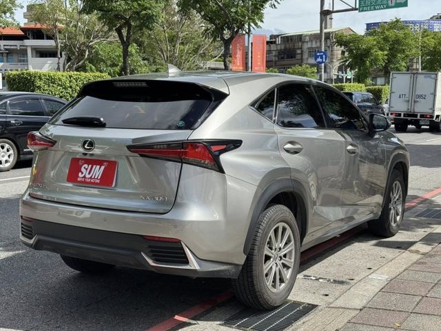 Lexus  NX 金鑽店~2020年式 LEXUS NX200 菁英 Plus版 自然進氣 150匹馬力 CVT8速手自排 只跑3萬多公里 車況超  第24張相片