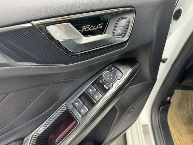 Ford/福特  Focus  第18張相片