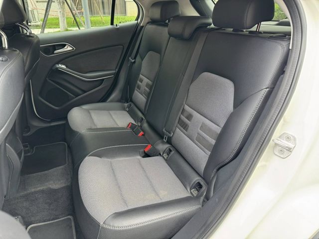 Mercedes-Benz/賓士   GLA-CLASS  GLA180  第8張相片