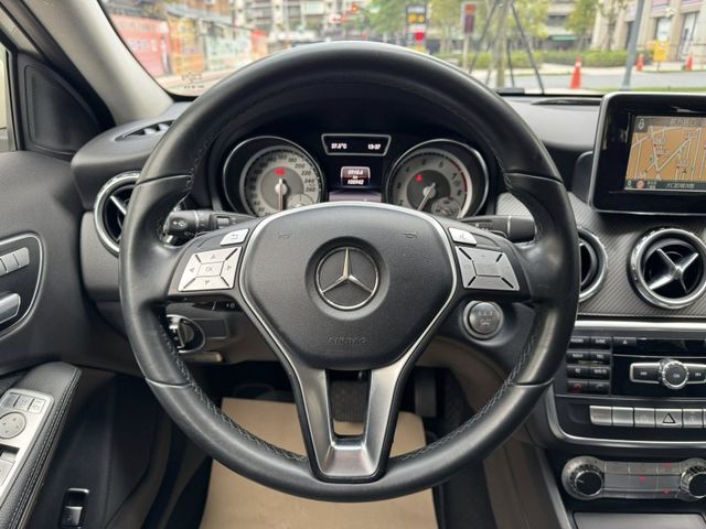 Mercedes-Benz/賓士   GLA-CLASS  GLA180  第9張相片