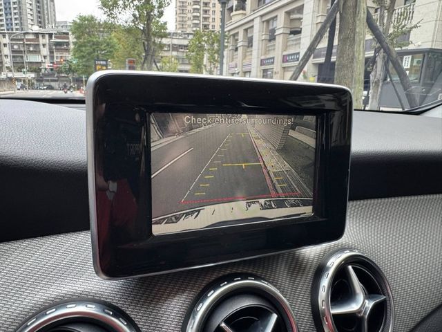 Mercedes-Benz/賓士   GLA-CLASS  GLA180  第11張相片