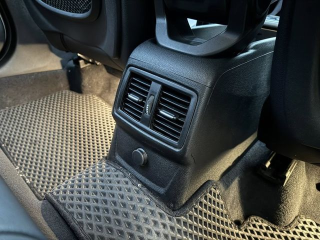 BMW/ 寶馬  X1 SERIES  X1 sDrive18i  第13張相片