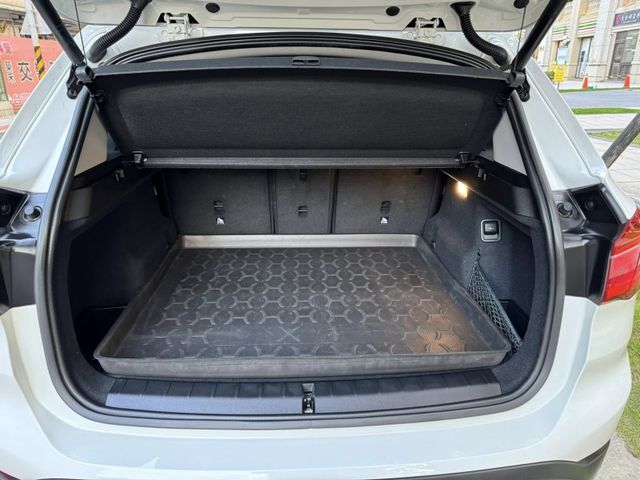 BMW/ 寶馬  X1 SERIES  X1 sDrive18i  第15張相片