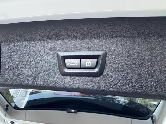 BMW/ 寶馬  X1 SERIES  X1 sDrive18i  第16張相片