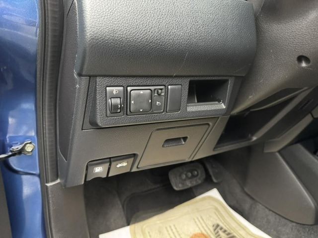 Nissan  Tiida  第12張相片