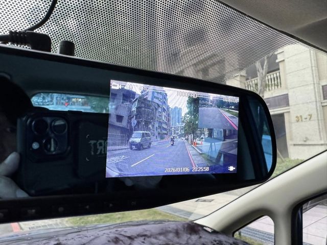 Nissan  Tiida  第13張相片