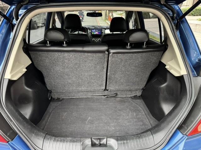 Nissan  Tiida  第15張相片