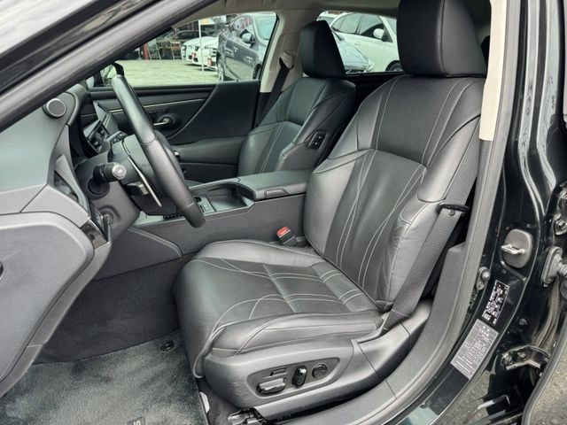 Lexus  ES  第4張相片
