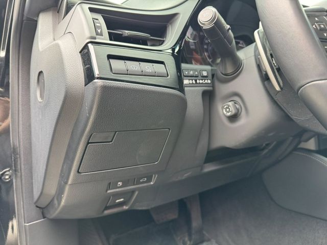 Lexus  ES  第14張相片