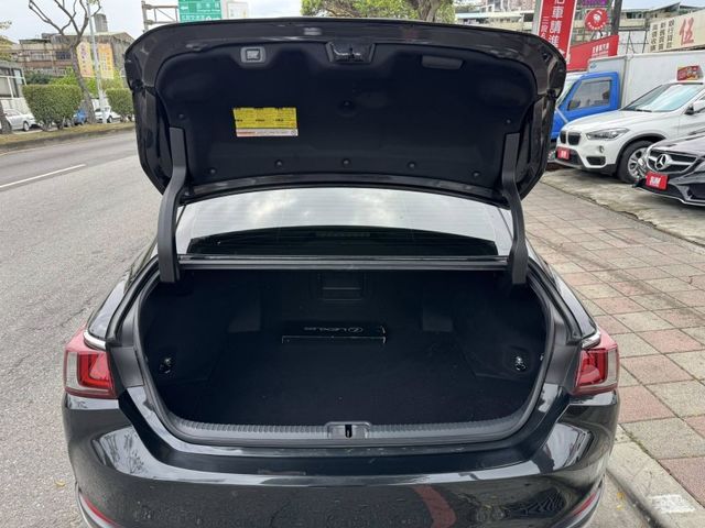 Lexus  ES  第22張相片